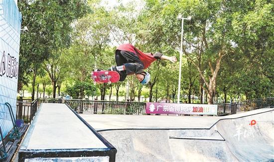 滑板, 队总教练卫 滑板, 队总教练卫